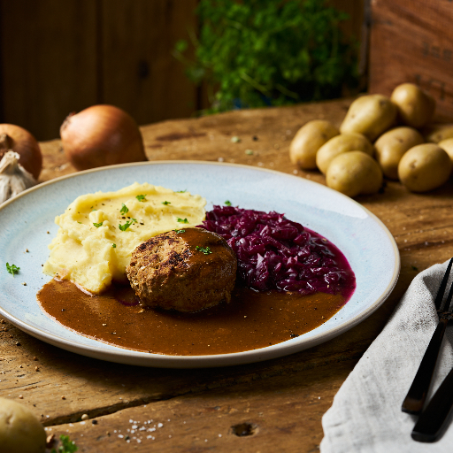 Boulette vom Schwein mit Preiselbeerrotkohl und Kartoffelstampf als Fertiggericht