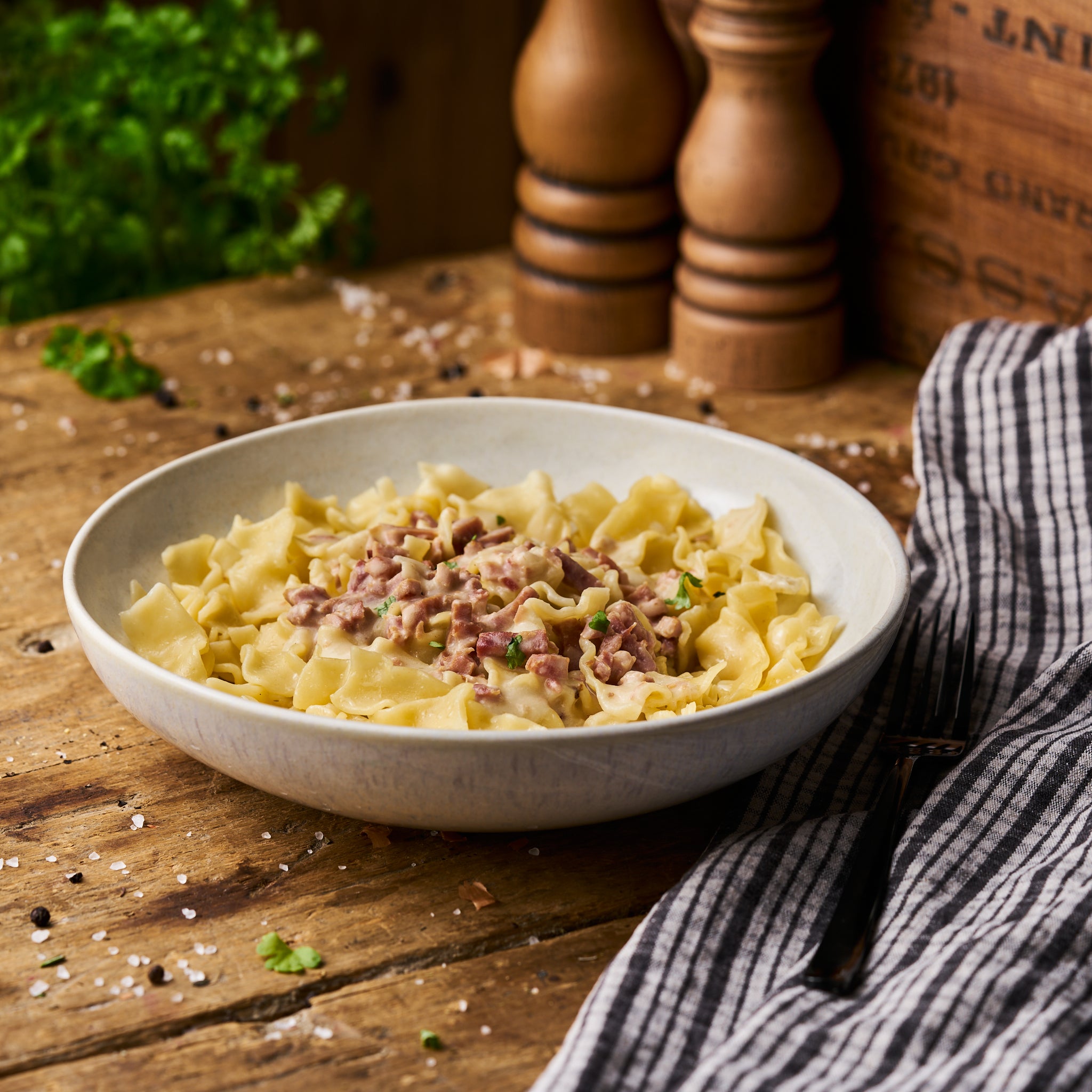 Wellenbandnudeln mit Sauce Carbonara als Fertiggericht